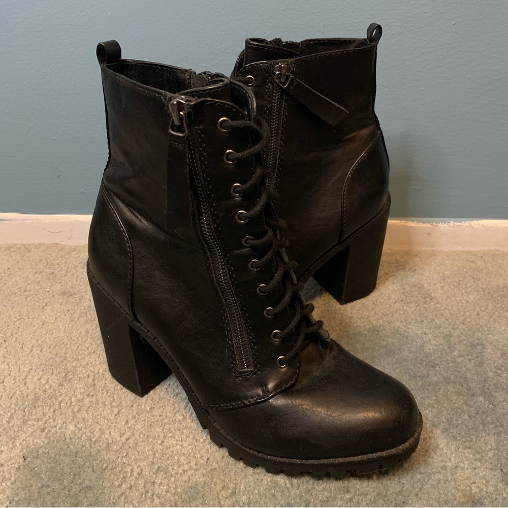 Leather Boots Sz. 10W Combat Lace Up Black Leather Block Heels Side Zip Up